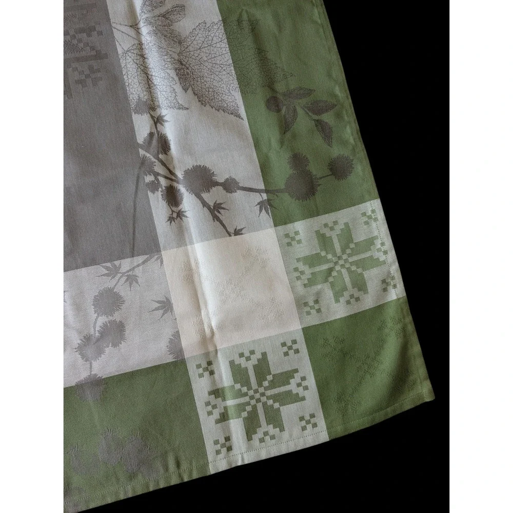 Le Jacquard Francais Sous la Neige Sapin Green Winter Tablecloth Cotton Xmas